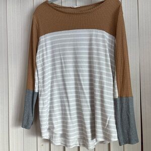 Woman’s Maurice’s Top